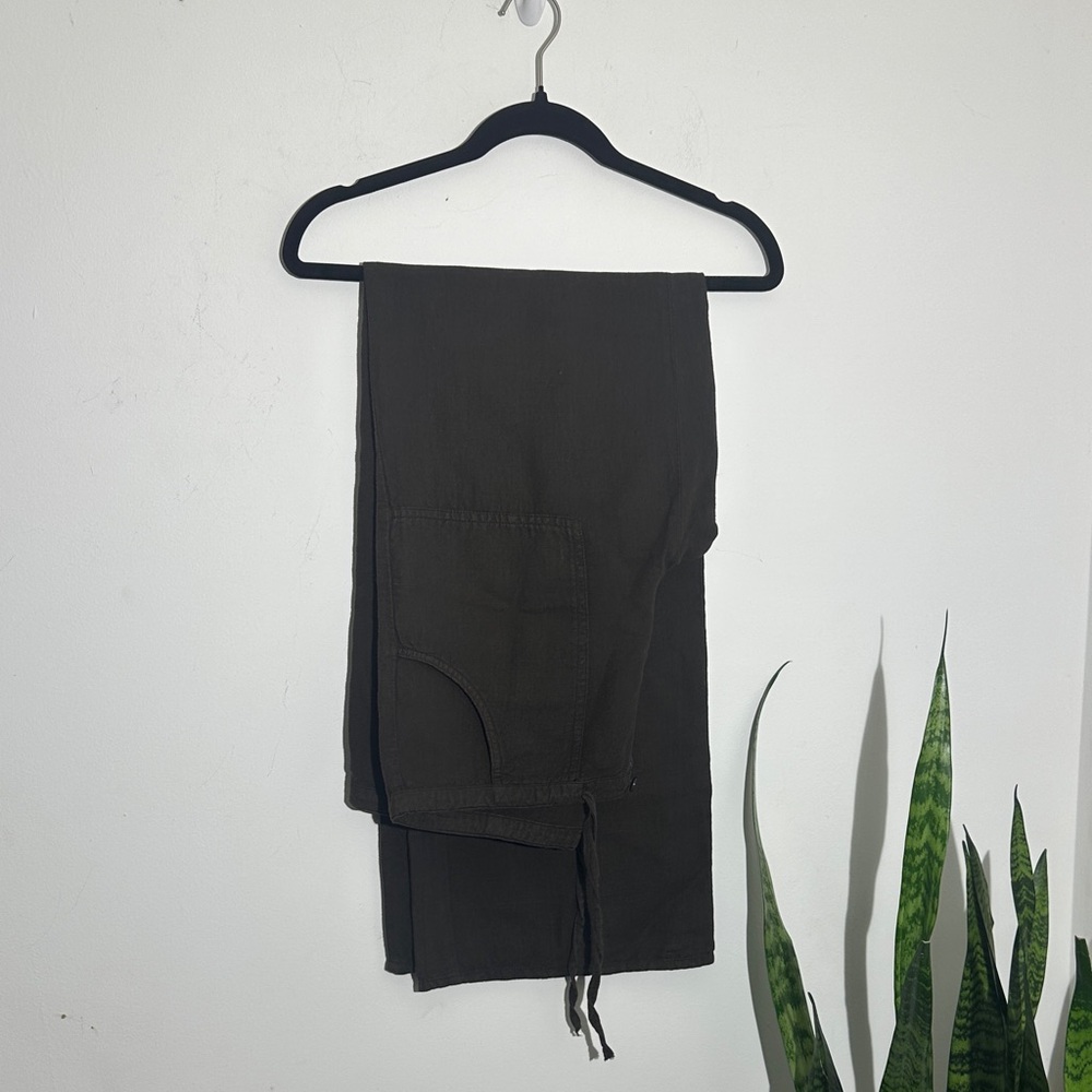 Men's Stylish Cargo Pants in Deep Brown